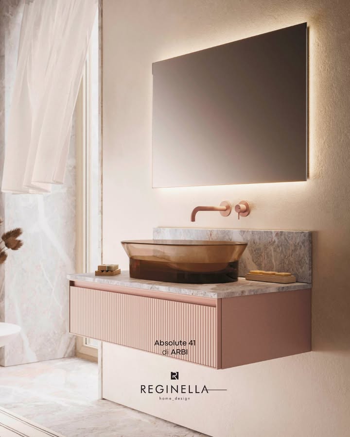 Un raffinato equilibrio tra materia, luce e dettagli ✨🛁
Con Blush